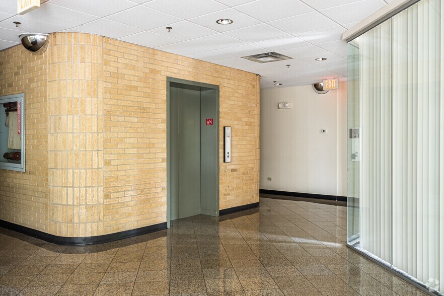 More Photos Of 17926 S Halsted St, Homewood Office For Sale