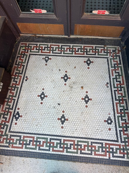 More Photos Of 105 W Pickens St, Abbeville Storefront Retail Residential For Sale