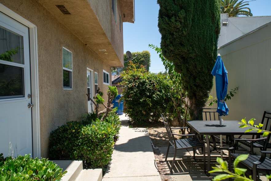 More Photos Of 3700 E 4th St, Long Beach Apartments For Sale