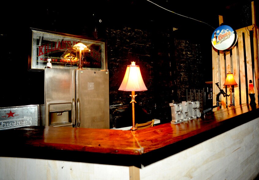 More Photos Of 424 W Main St, Denison Storefront Retail Office For Sale