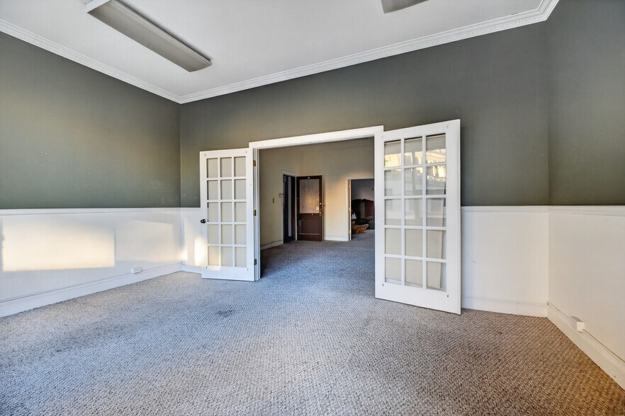 More Photos Of 42-58 Bank St, Waterbury, Ct, Waterbury Storefront Retail Office For Sale