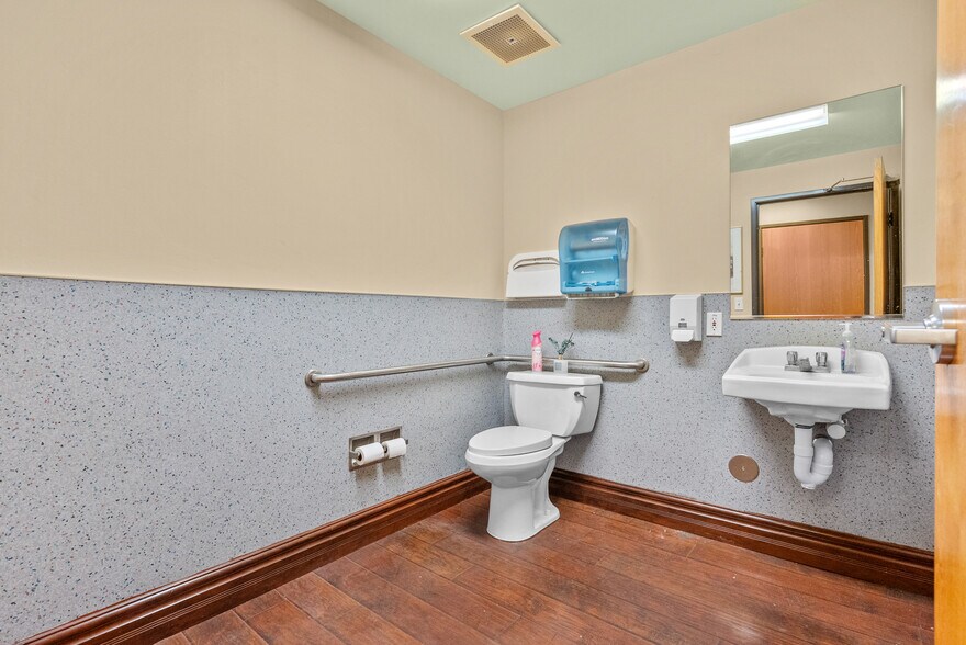 More Photos Of 28041 Smyth Dr, Valencia Light Manufacturing For Lease