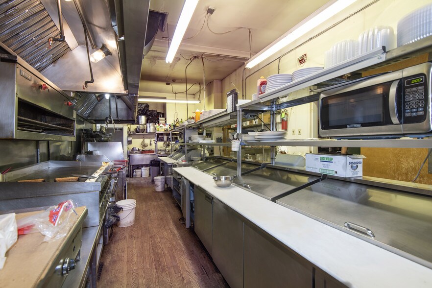 More Photos Of 32-34 Main St, Warwick Restaurant For Sale