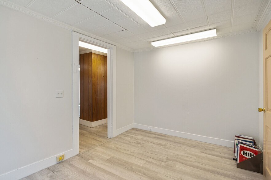 More Photos Of 10 Elm St, Gorham Office For Sale