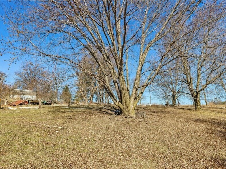 More Photos Of 2005 NE Hubbell Ave, Bondurant Industrial For Sale