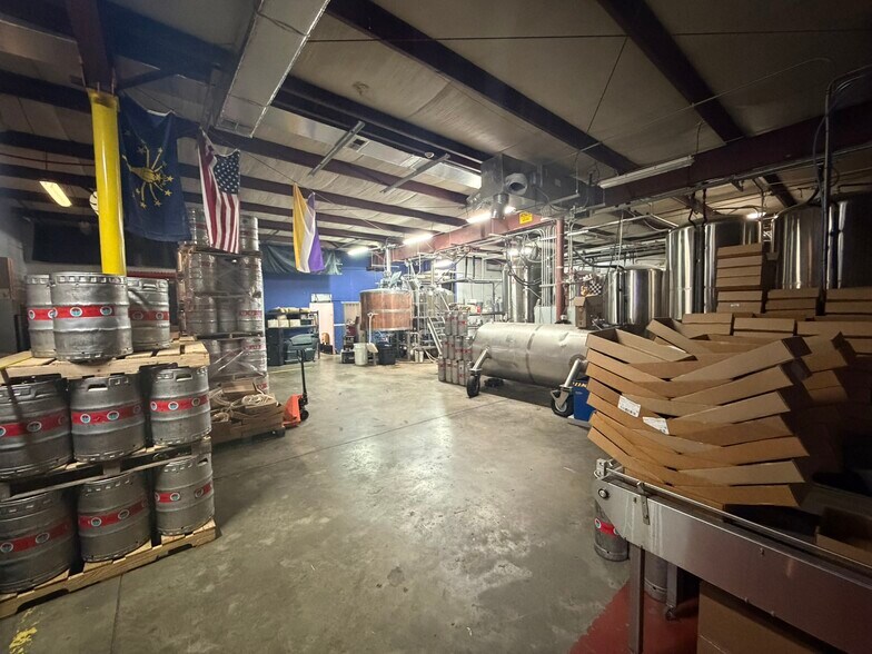 More Photos Of 1301 Barth Ave, Indianapolis Bar For Sale