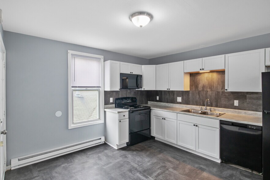 More Photos Of 1002 Butternut St, Syracuse Apartments For Sale