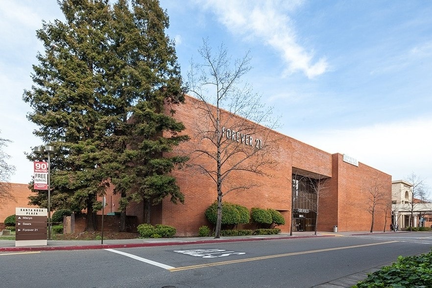 More Photos Of 600 Santa Rosa Plz, Santa Rosa Department Store For Lease