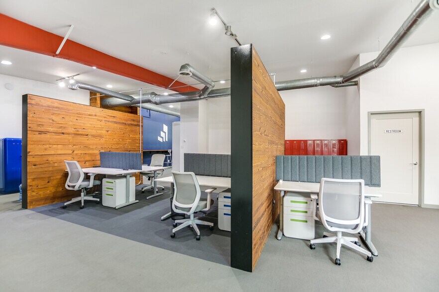 More Photos Of 3700 Thompson St, Austin Loft Creative Space For Lease