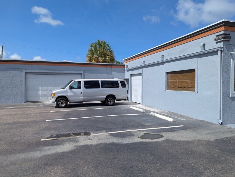 More Photos Of 7940 Grand Blvd, Port Richey General Retail For Sale