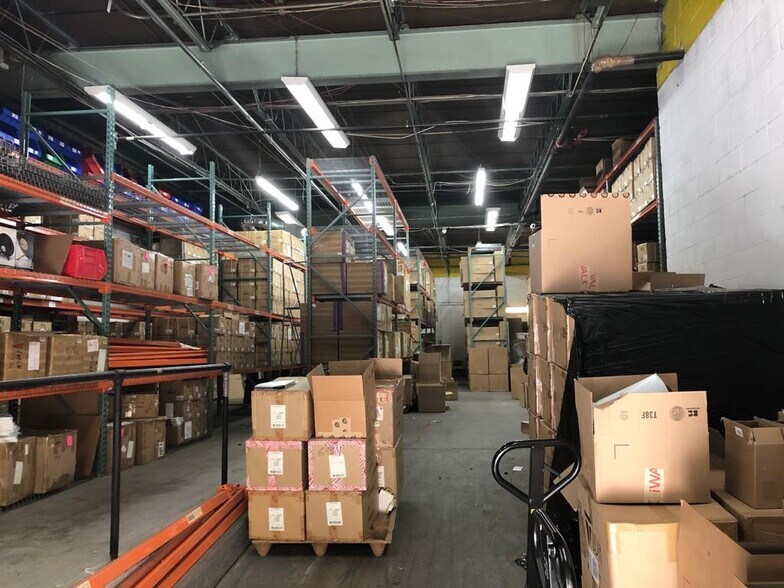 More Photos Of 206 Terminal Dr, Plainview Research And Development For Sale