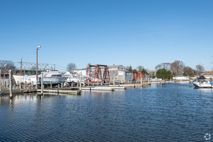More Photos Of 2545 Bellmore Ave, Bellmore Marina For Sale