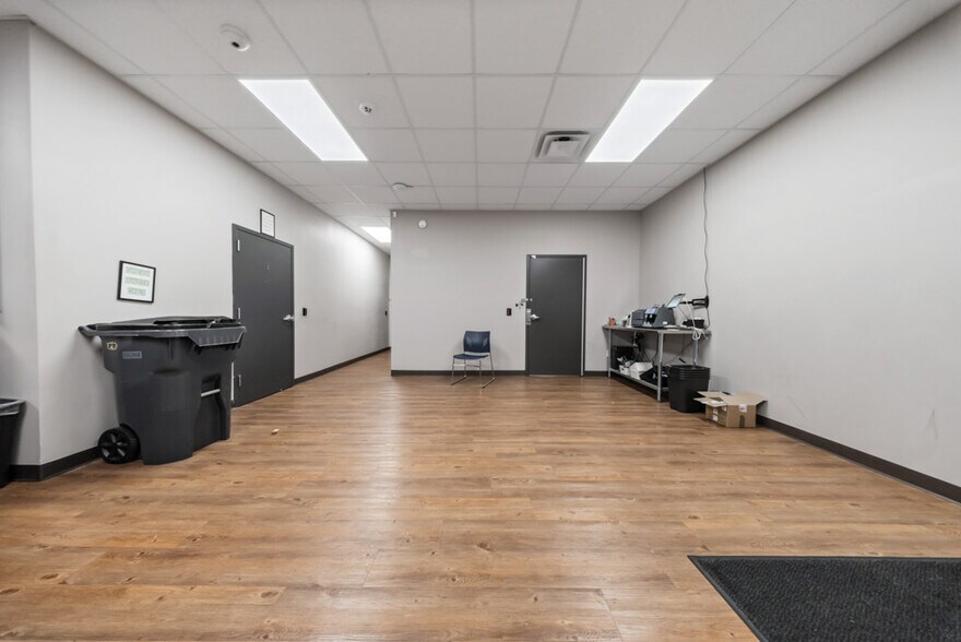 More Photos Of 1812 S Business 54, Eldon Bank For Sale