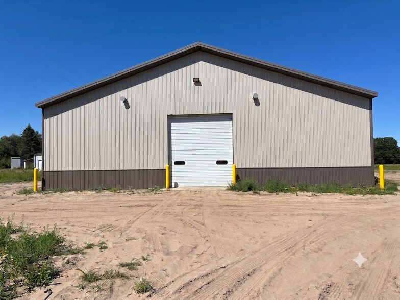 More Photos Of 925 E Melendy St, Ludington Warehouse For Lease