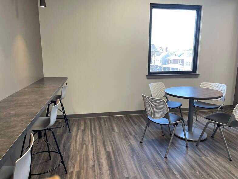 More Photos Of 100 W Main St, Lansdale Office For Lease