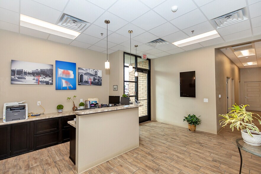 More Photos Of 11375 S Fortuna Rd, Yuma Storefront Retail Office For Sale