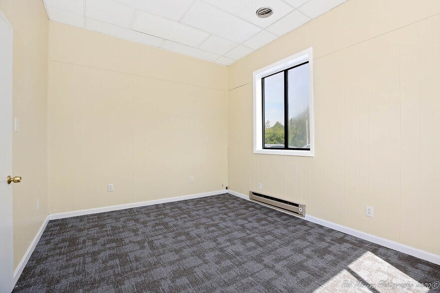 More Photos Of 17-19 Hayward St, Ipswich Manufacturing For Lease