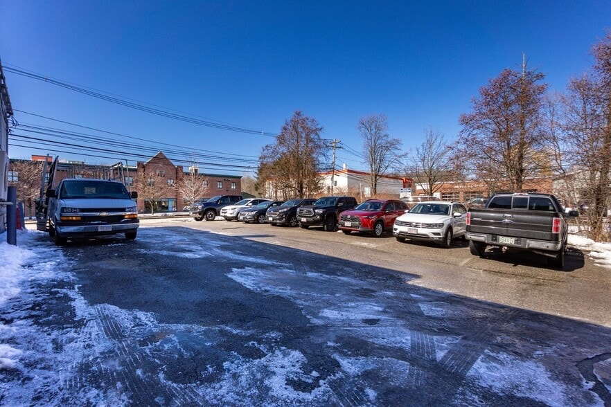 More Photos Of 231 Lexington St, Waltham Industrial For Sale