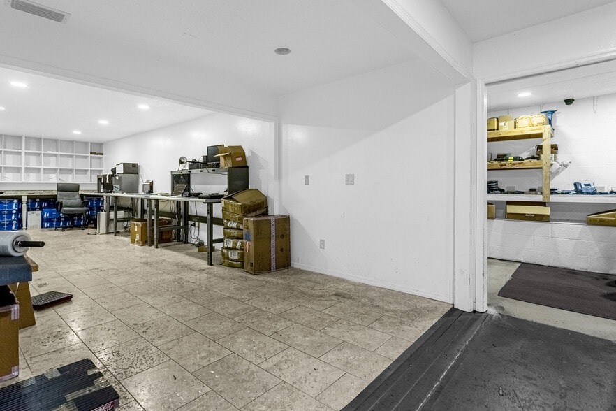 More Photos Of 4366 Ronald Reagan Blvd, Sanford Flex For Lease