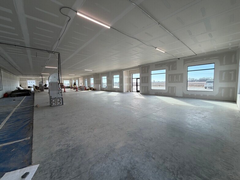 More Photos Of 2190 Old Highway 75, Sergeant Bluff Office For Lease