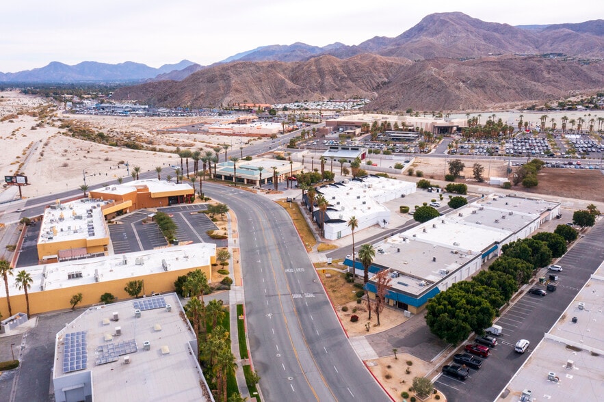 More Photos Of 68945 Perez Rd, Cathedral City Showroom For Lease