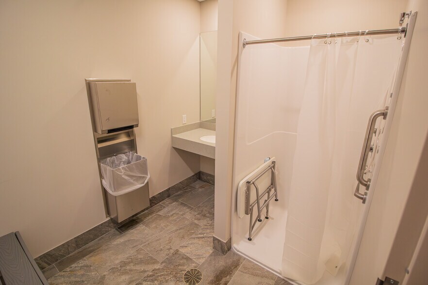 More Photos Of 1712 Route 9, Halfmoon Office For Lease