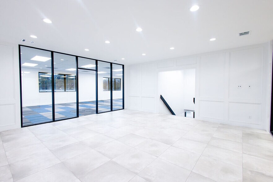 More Photos Of 8225 Westglen Dr, Houston Office For Sale
