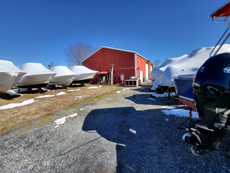 More Photos Of 9649 New Rd, Mcdaniel Marina For Sale