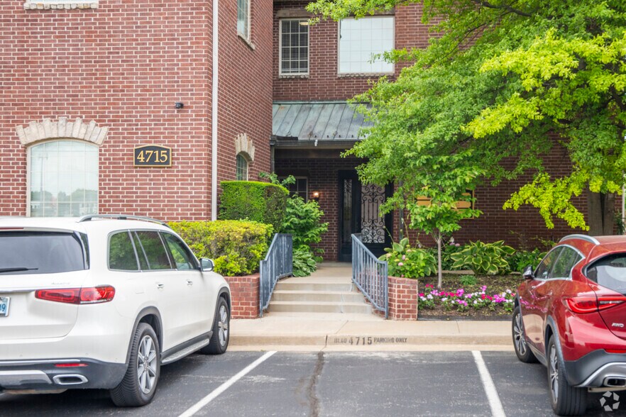 More Photos Of 4715 E 91st St, Tulsa Medical For Lease