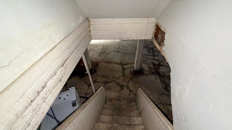 More Photos Of 2478 Paris St, Cincinnati Multifamily For Sale