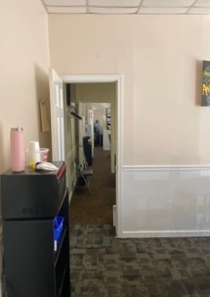 More Photos Of 820 Greenbrier Cir, Chesapeake Showroom For Lease