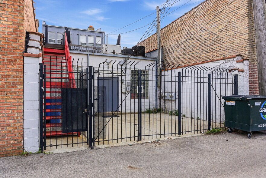 More Photos Of 5544 W Belmont Ave, Chicago Medical For Sale