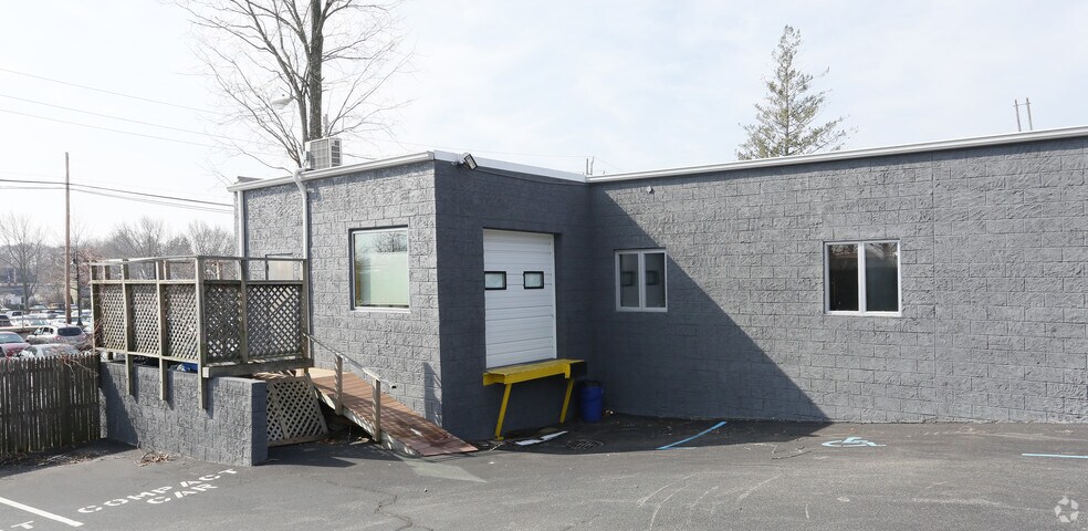 More Photos Of 104 Bellerose Ave, East Northport Flex For Lease