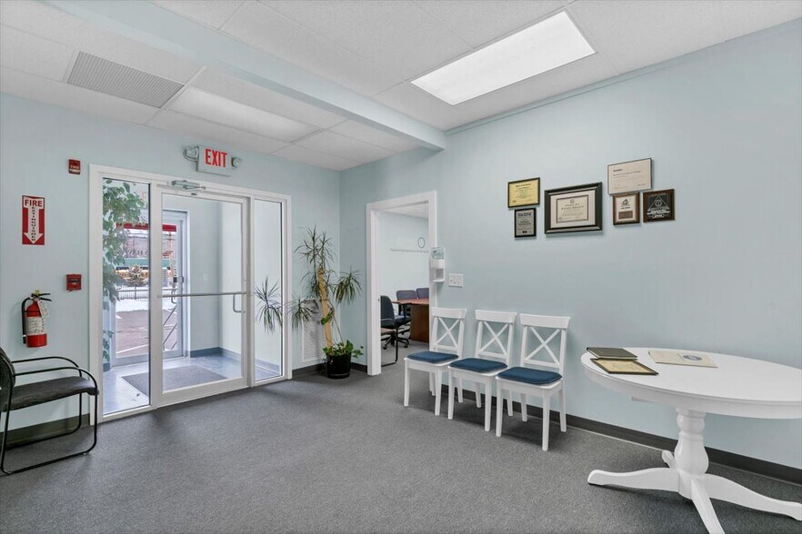 More Photos Of 118 Quinnipiac Ave, North Haven Warehouse For Lease