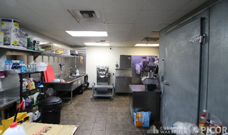 More Photos Of 1710 E Speedway Blvd, Tucson Freestanding For Lease