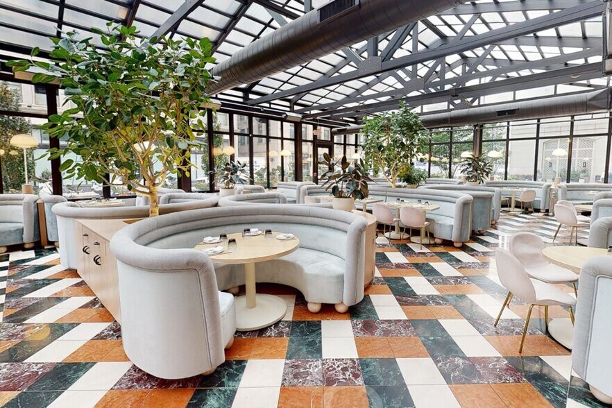 More Photos Of 500 Woodward Ave, Detroit Office For Lease