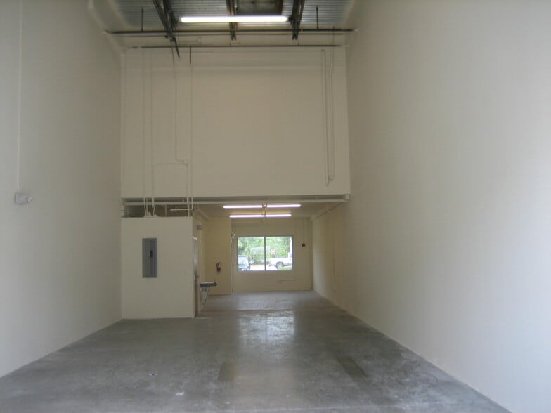 More Photos Of 3677 23rd Ave S, Lake Worth Beach Distribution For Sale