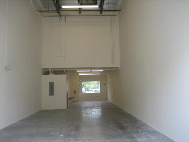 More Photos Of 3677 23rd Ave S, Lake Worth Beach Distribution For Sale