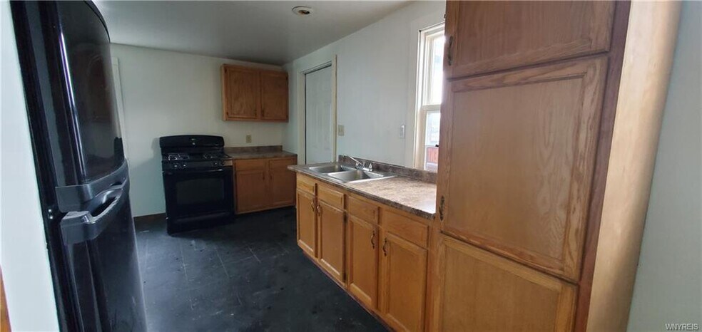 More Photos Of 6865 Erie Rd, Derby Restaurant For Sale