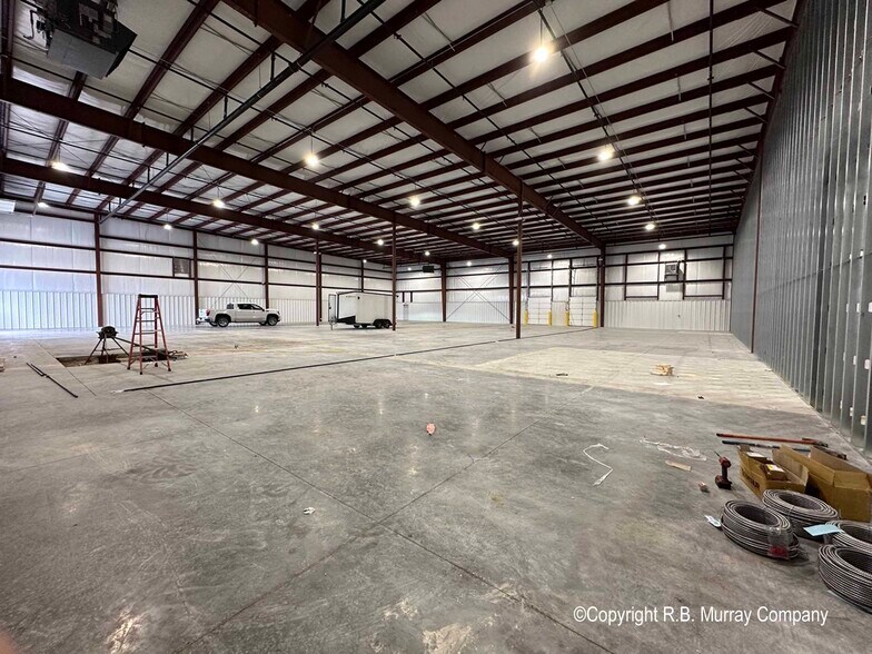More Photos Of 802 Lillian, Strafford Warehouse For Lease