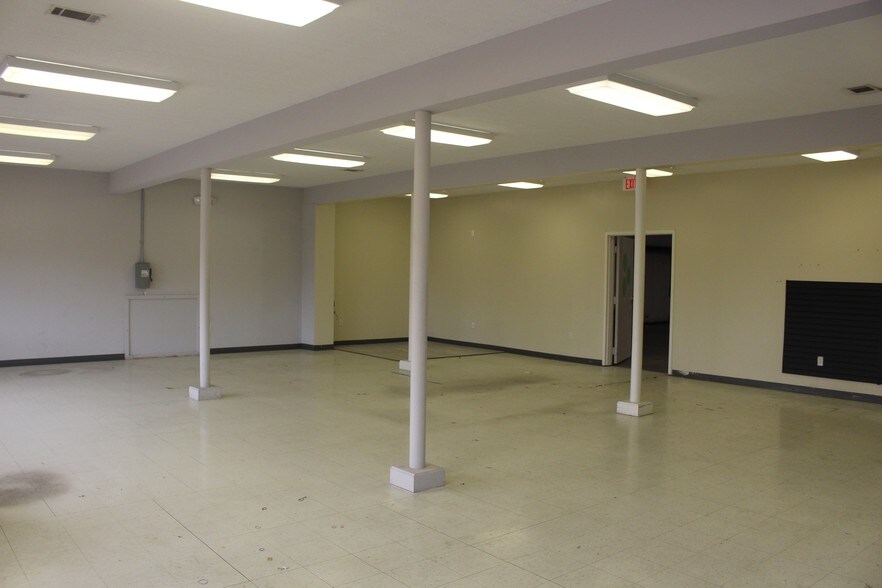 More Photos Of 2917 Riverwest Dr, Augusta Industrial For Lease