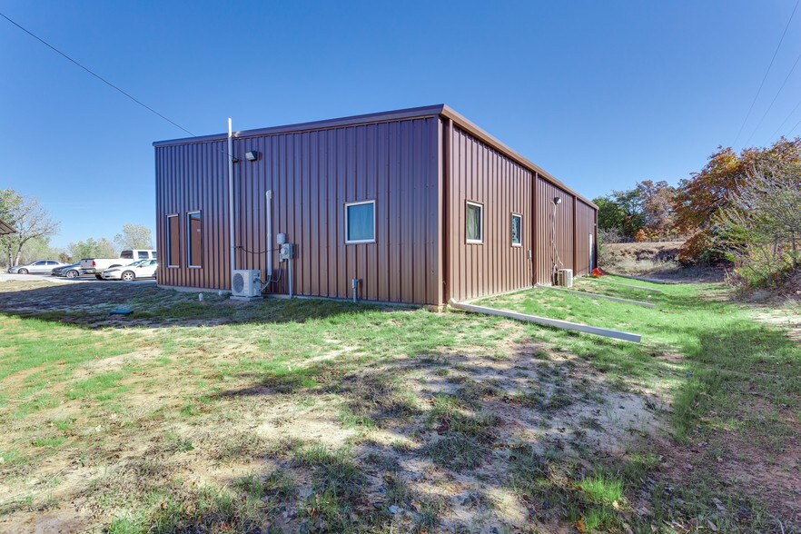 More Photos Of 416 Commerce St, Azle Storefront Retail Office For Sale