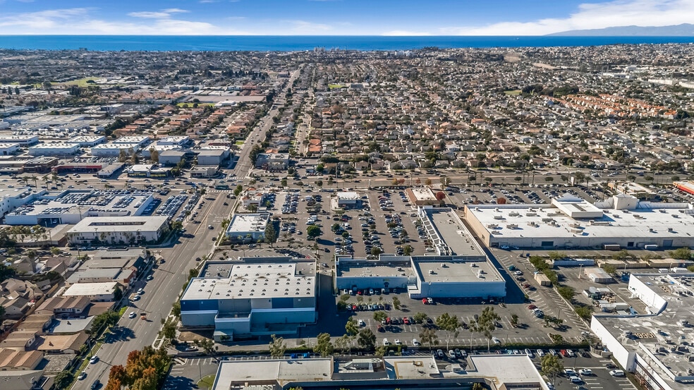 More Photos Of 20020-20140 Hawthorne Blvd, Torrance Freestanding For Lease