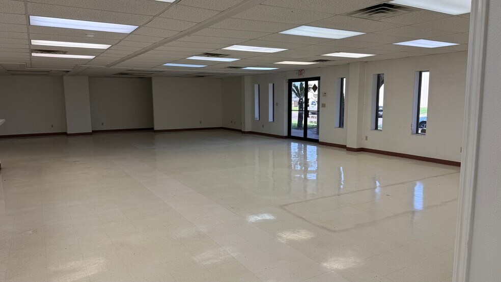 More Photos Of 1718 S 28th Ave, Edinburg Warehouse For Lease