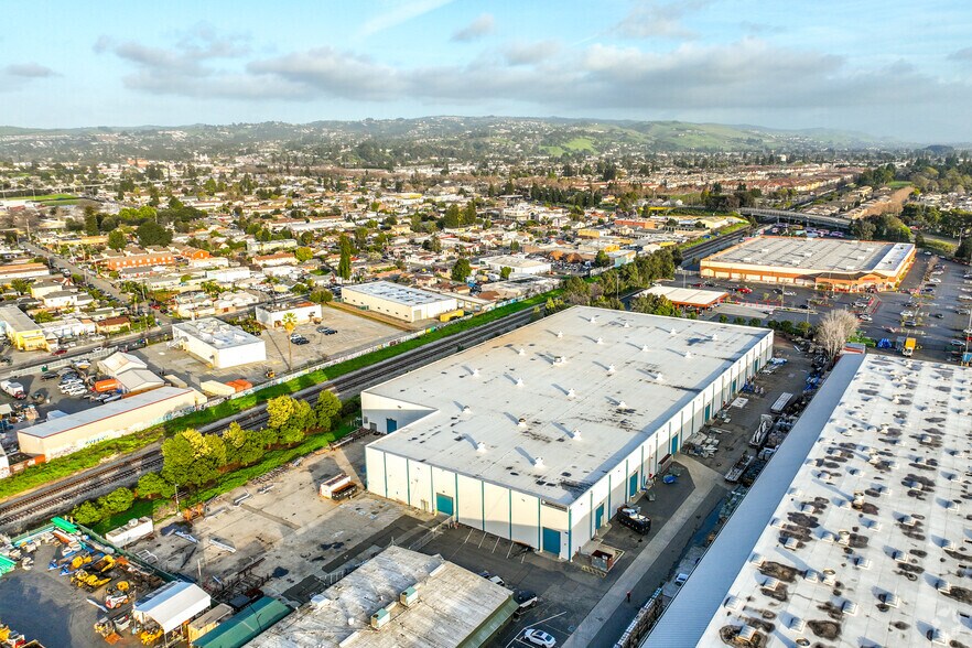 More Photos Of 22302 Hathaway Ave, Hayward Warehouse For Lease