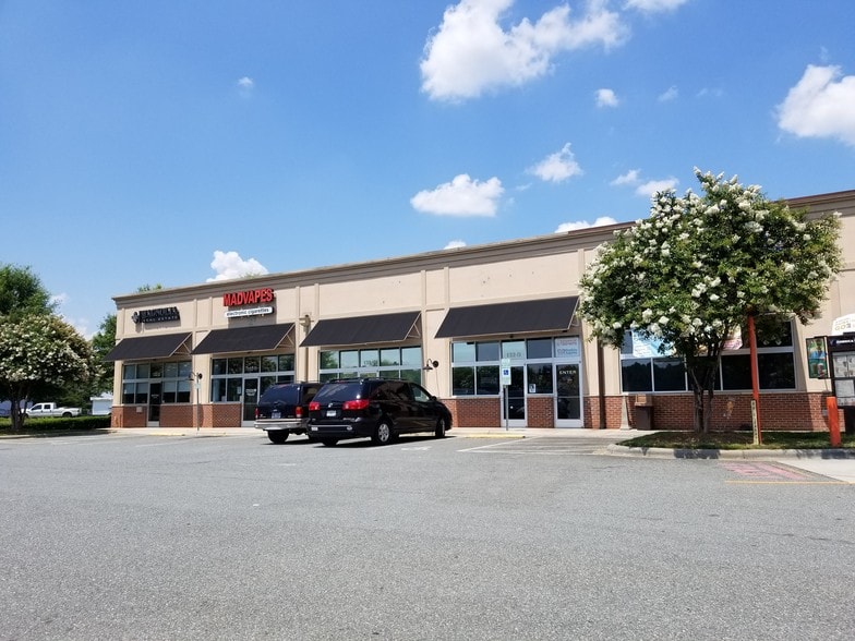 More Photos Of 842 Williamson Rd, Mooresville Unknown For Lease