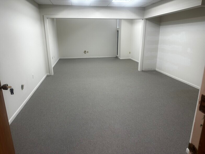 More Photos Of 736 W Ingomar Rd, Ingomar Office For Sale
