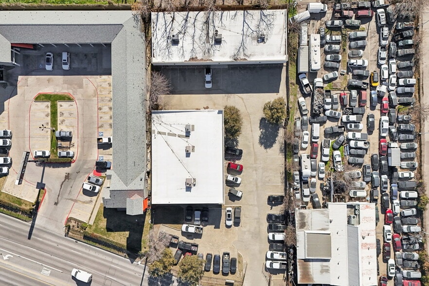 More Photos Of 2020 W Northwest Hwy, Dallas Freestanding For Sale