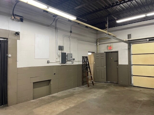 More Photos Of 1885 Smith St, North Providence Industrial For Lease