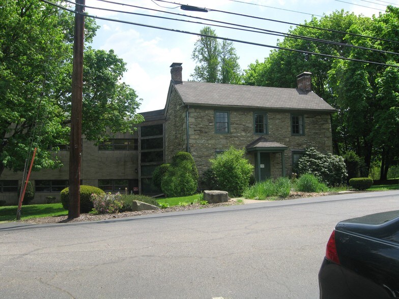 More Photos Of 4068 Mt Royal Blvd, Allison Park Medical For Lease